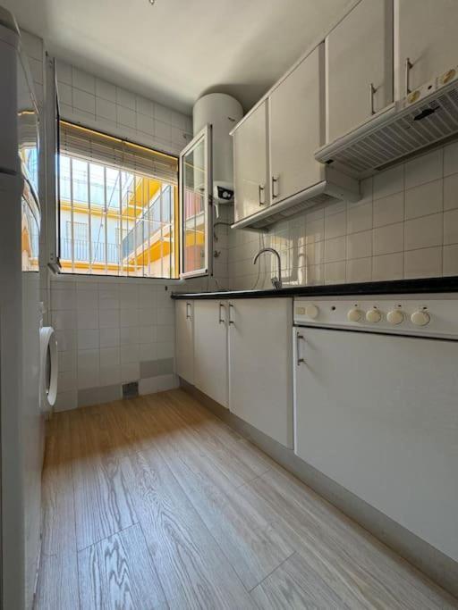 Apartamento En San Bernardo, El Barrio Torero Seville Exterior photo